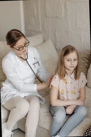 administración de medicamento a niños en casa